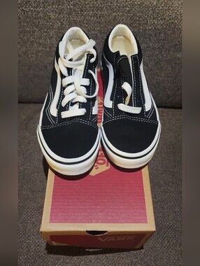 Vans Old Skool Shoes sz 1Y